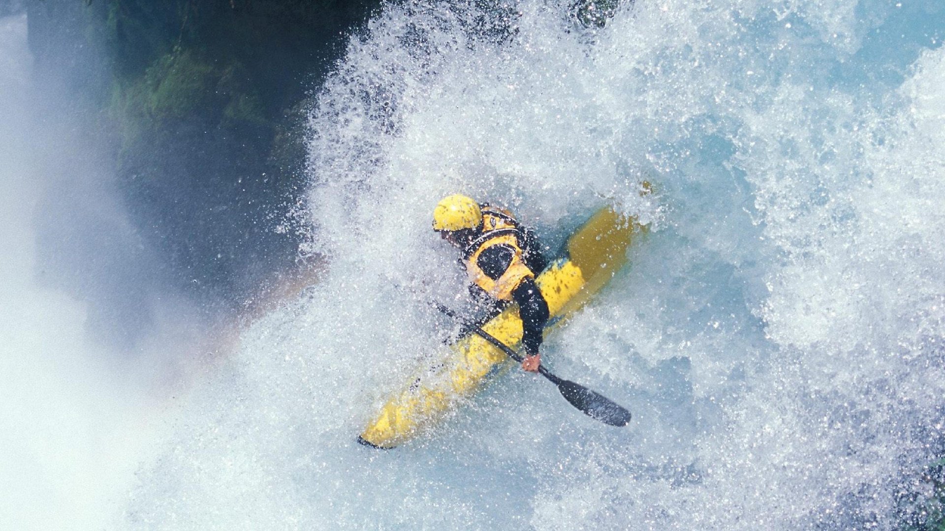 爱游戏体育-_无人机竞速赛：空中速度的全新体验_，无人机飞行比赛视频