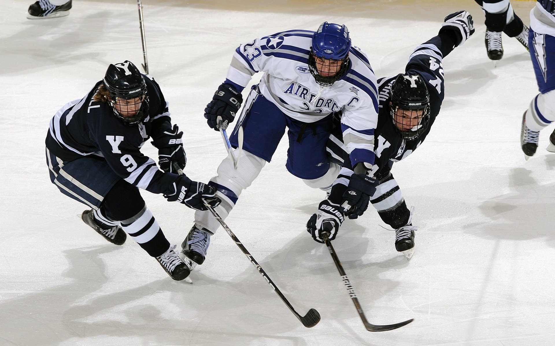 “新时代的经典对决，观众血脉贲张，回味无穷”，时代新篇